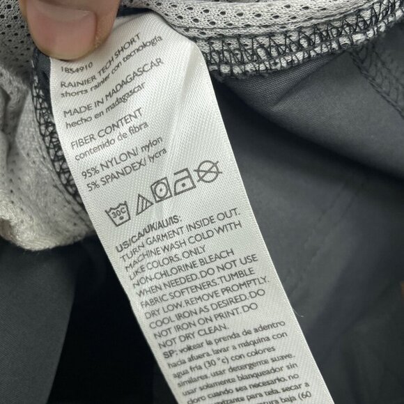 NEW Eddie Bauer Men's Size 38 Rainier 10" Tech Shorts Black Cargo Outdoor - Picture 5 of 7